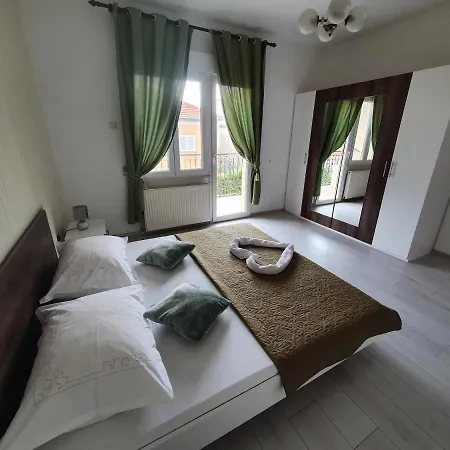 Ap Isabella With Private Pool Apartment Kaštela