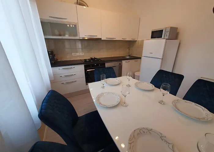 Ap Isabella With Private Pool דירה *